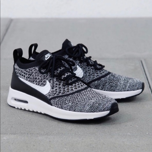 nike air max flyknit oreo